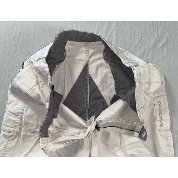 Volcom Stone Scout Vintage Zip Pocket Chino Shorts. Perfectly Faded Beige, 33. - Picture 3 of 5